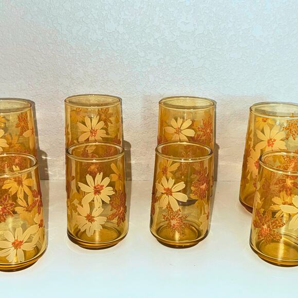 Vintage Amber Floral Glass Set – 8 Mixed-Size Daisy Tumblers 1970s - Picture 7 of 14